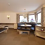 Alpin Ζόλντεν